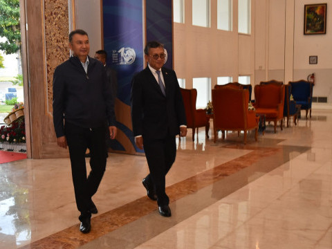 Menteri ESDM Menyambut Kedatangan PM Tajikistan pada Acara10th WWF di Denpasar Bali, Sabtu (18/5)