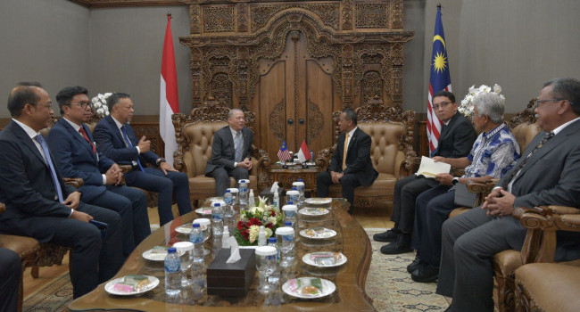 Bilateral Meeting Menteri ESDM dengan Wakil Perdana Menteri Malaysia di Kantor ESDM Jakarta, Jumat (6/9)