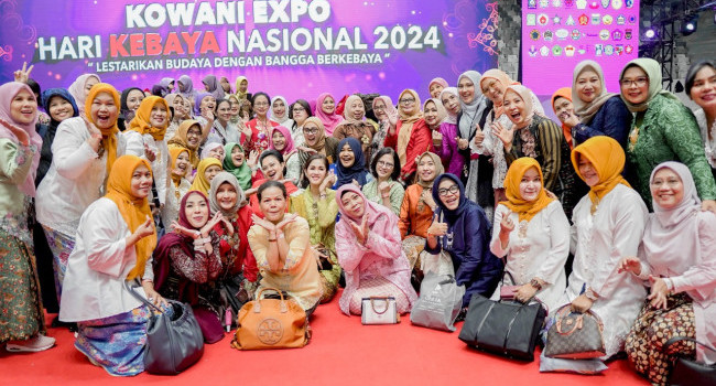 DWP ESDM Menghadiri Puncak Peringatan Hari Kebaya Nasional di Istora Senayan, Rabu (24/7)