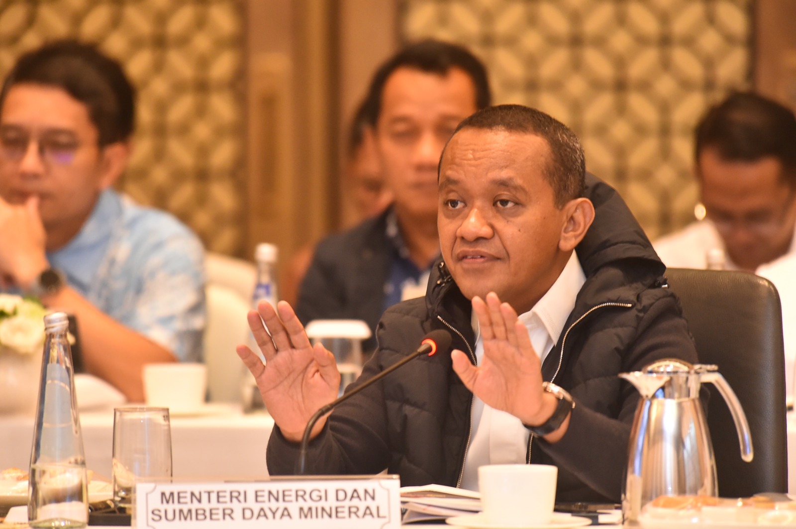 Menteri dan Wamen ESDM Menghadiri Rapat Koordinasi Terbatas Kemenko Bidang Perekonomian di Jakarta, Minggu (3/10) 