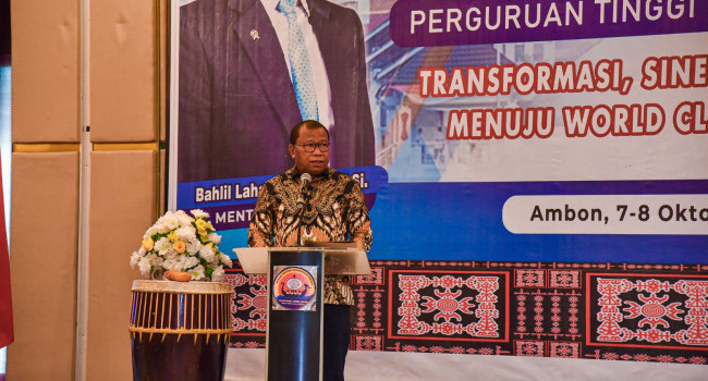 Menteri Energi dan Sumber Daya Mineral (ESDM) Bahlil Lahadalia secara resmi membuka Annual Meeting atau pertemuan tahunan pimpinan Perguruan Tinggi Negeri (PTN) se-Kawasan Timur Indonesia (KTI). di Ambon, Senin (7/10)