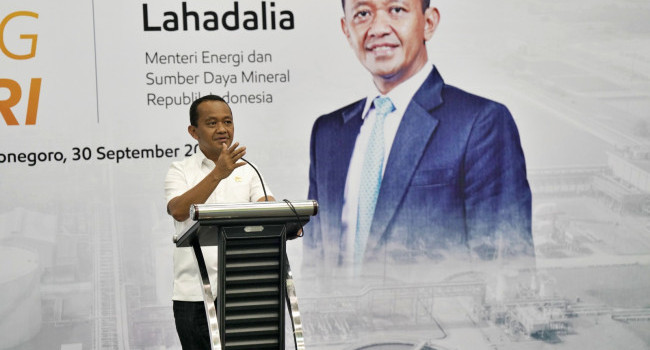 Menteri Energi dan Sumber Daya Mineral (ESDM) didampingi Plt Direktur Jenderal Minyak dan Gas Bumi dan Kepala SKK Migas melakukan kunjungan kerja ke Lapangan Banyu Urip ExxonMobil, Bojonegoro, Senin (30/9)