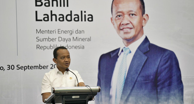 Menteri Energi dan Sumber Daya Mineral (ESDM) didampingi Plt Direktur Jenderal Minyak dan Gas Bumi dan Kepala SKK Migas melakukan kunjungan kerja ke Lapangan Banyu Urip ExxonMobil, Bojonegoro, Senin (30/9)