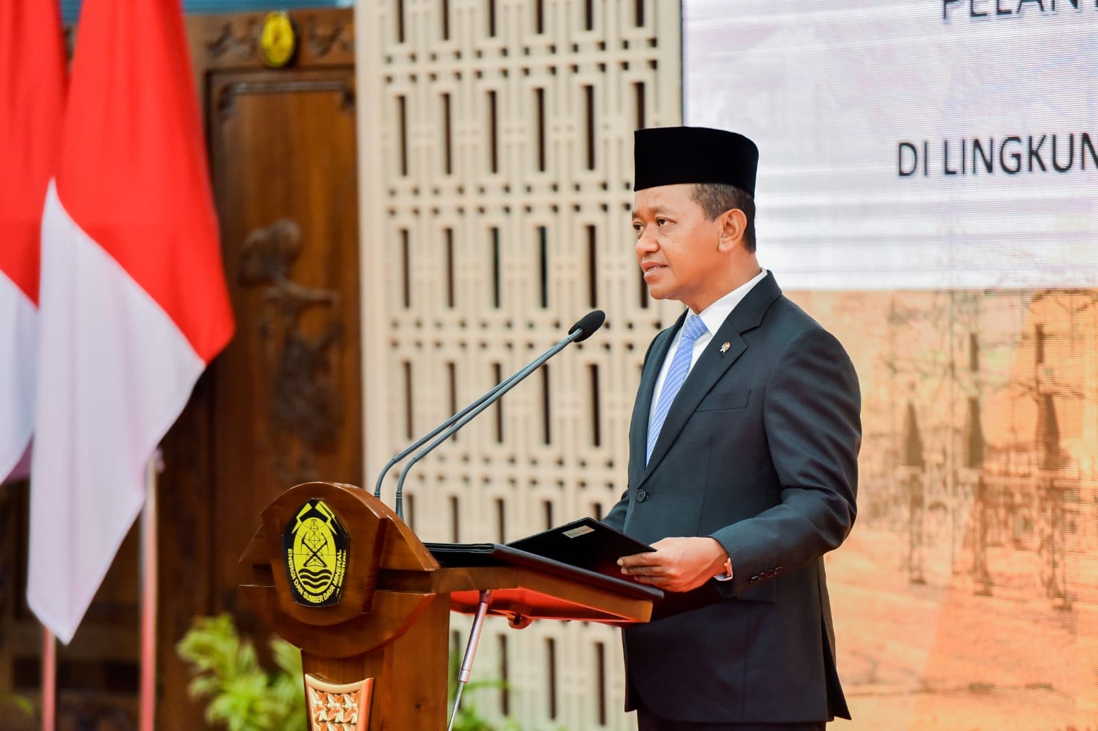 Menteri ESDM melantik Direktur Jenderal Migas Kementerian ESDM di Jakarta, Jumat (29/8)