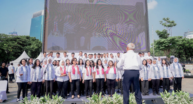 Menteri ESDM Memimpin Upacara Peringatan Hari Jadi Pertambangan dan Energi Ke-79 di Lapangan Monumen Nasional, Jakarta, Kamis (10/10) 