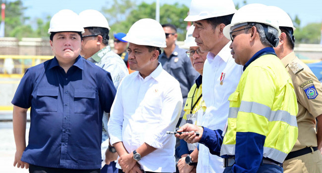 Menteri ESDM Mendampingi Presiden Joko Widodo Meresemikan  Smelter Katoda Tembaga dan Smelter Precious Metal Refinery PT Amman Mineral Nusa Tenggara di Kabupaten Sumbawa Barat, Provinsi Nusa Tenggara Barat, Senin (23/9)