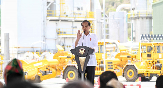 Menteri ESDM Mendampingi Presiden Joko Widodo Meresemikan  Smelter Katoda Tembaga dan Smelter Precious Metal Refinery PT Amman Mineral Nusa Tenggara di Kabupaten Sumbawa Barat, Provinsi Nusa Tenggara Barat, Senin (23/9)