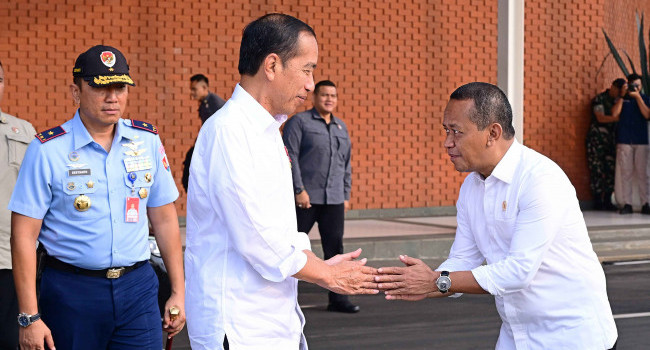 Menteri ESDM Mendampingi Presiden Joko Widodo Meresemikan  Smelter Katoda Tembaga dan Smelter Precious Metal Refinery PT Amman Mineral Nusa Tenggara di Kabupaten Sumbawa Barat, Provinsi Nusa Tenggara Barat, Senin (23/9)