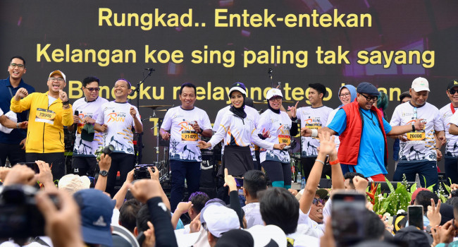 Menteri ESDM mengikuti Fun Run HUT Pertambangan dan Energi Ke-79 bersama Keluarga Besar Kementerian ESDM, Minggu (13/10)