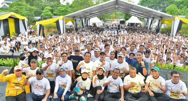 Menteri ESDM mengikuti Fun Run HUT Pertambangan dan Energi Ke-79 bersama Keluarga Besar Kementerian ESDM, Minggu (13/10)