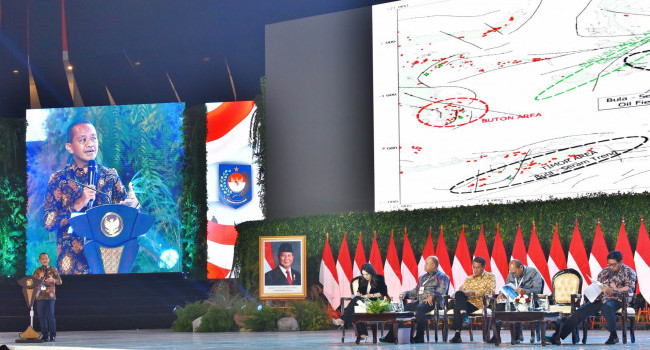 Menteri ESDM Menjadi Pembicara pada Acara Rakornas Pemerintah Pusat dan Pemerintah Daerah di Sentul, Jawa Barat, Kamis (7/11) 