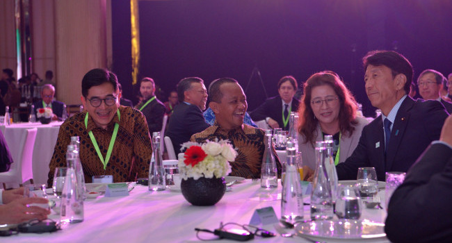 Menteri ESDM Saat AZEC 2nd Ministerial Meeting Gala Dinner (20/8)