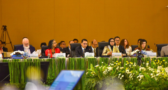 Mewakili Menteri ESDM, Sekjen ESDM bersama Dirjen EBTKE Memberikan Opening Remarks Clean Energy Ministerial (CEM) Senior Official's Meeting (SOM) and Mission Innovation (MI) Annual Gathering di Bali, Rabu (15/5)