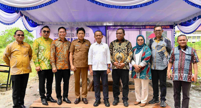 Peletakan Batu Pertama Prof. Lestaluhu Sport Center, Universitas Pattimura, Ambon (7/10)