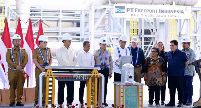 Presiden Joko Widodo Didampingi Menteri ESDM Meresmikan Smelter Single Line Terbesar di Dunia, Gresik (23/9)