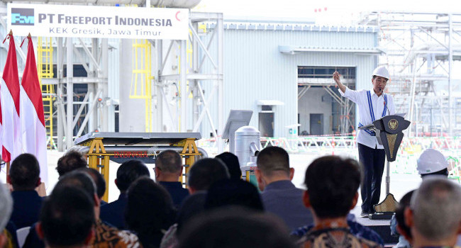 Presiden Joko Widodo Didampingi Menteri ESDM Meresmikan Smelter Single Line Terbesar di Dunia, Gresik (23/9)