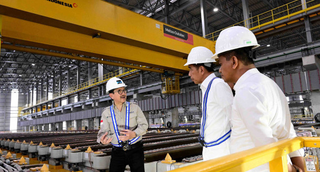 Presiden Joko Widodo Didampingi Menteri ESDM Meresmikan Smelter Single Line Terbesar di Dunia, Gresik (23/9)