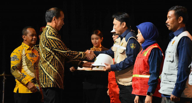 Presiden RI Joko Widodo Menghadiri Malam Puncak Hari Jadi Pertambangan dan Energi Ke-79 (Penghargaan Subroto 2024) di Grand Ballroom Kempinski Jakarta, Senin (14/10)