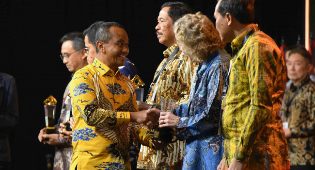 Presiden RI Joko Widodo Menghadiri Malam Puncak Hari Jadi Pertambangan dan Energi Ke-79 (Penghargaan Subroto 2024) di Grand Ballroom Kempinski Jakarta, Senin (14/10)