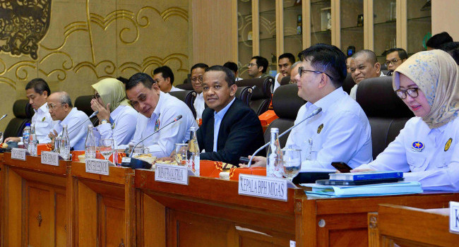 Rapat Kerja MESDM - Komisi VII DPR RI tentang Penyesuaian RKA K/L TA 2025 Hasil Pembahasan Badan Anggaran Kementerian ESDM, Kamis (12/9)