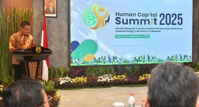 Sekjen ESDM Membuka Launching Human Capital Summit 2025 di Jakarta, Kamis (26/9)