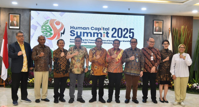 Sekjen ESDM Membuka Launching Human Capital Summit 2025 di Jakarta, Kamis (26/9)