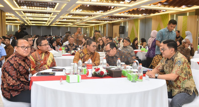 Sekjen ESDM Membuka Launching Human Capital Summit 2025 di Jakarta, Kamis (26/9)