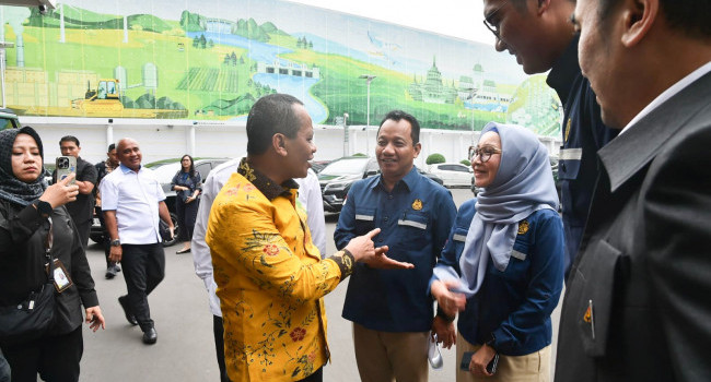 Tatap Muka Menteri ESDM dengan Pegawai di Lingkungan Direktorat Jenderal Mineral dan Batubara, Jakarta, Rabu (5/9)