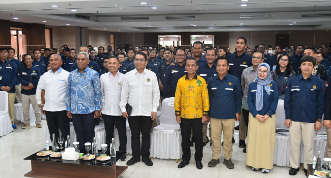 Tatap Muka Menteri ESDM dengan Pegawai di Lingkungan Direktorat Jenderal Mineral dan Batubara, Jakarta, Rabu (5/9)