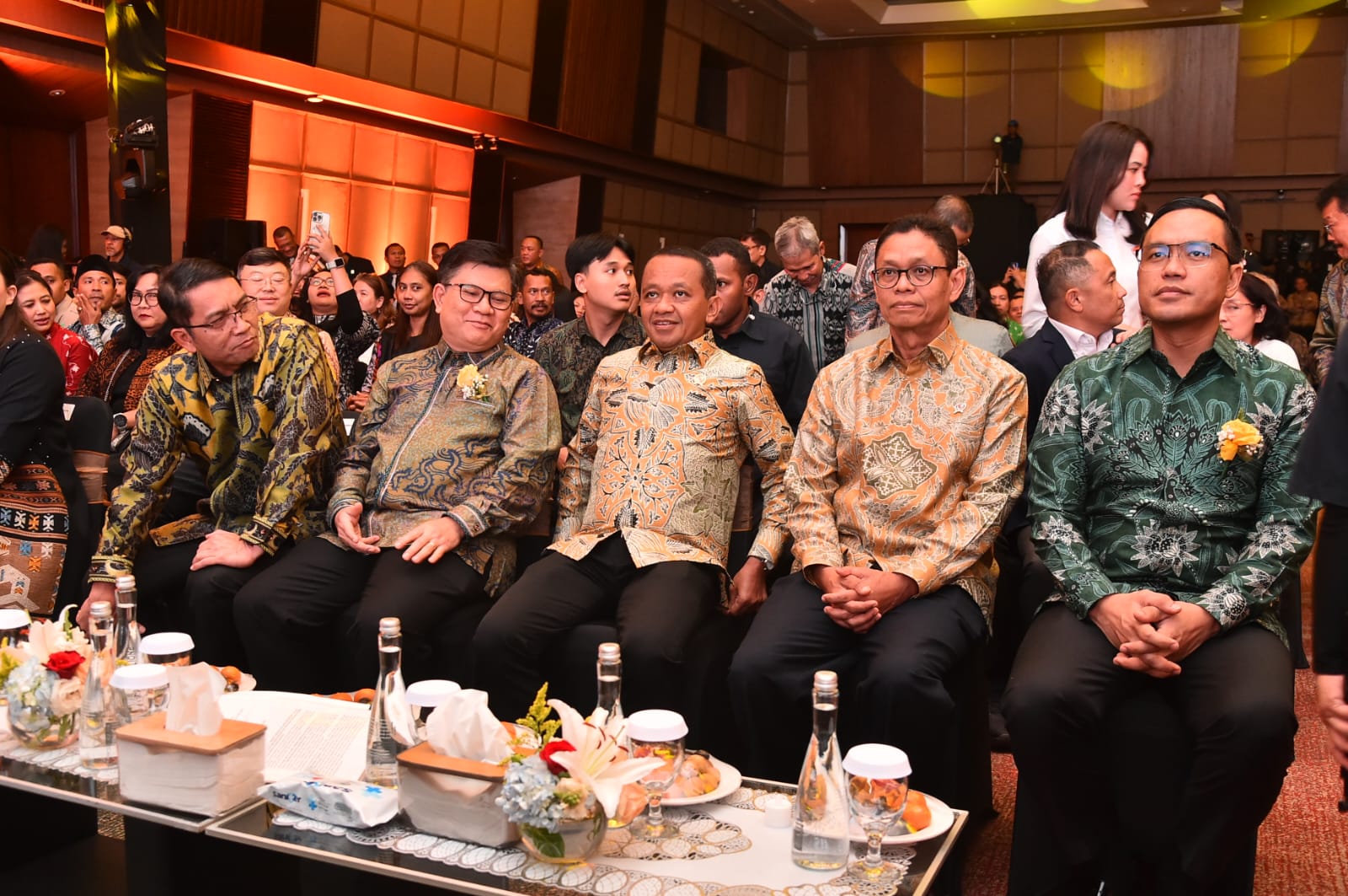 Menteri ESDM Menghadiri Acara Natal Bersama 2024 Sektor Energi dan Sumber Daya Mineral, Jumat (10/1)