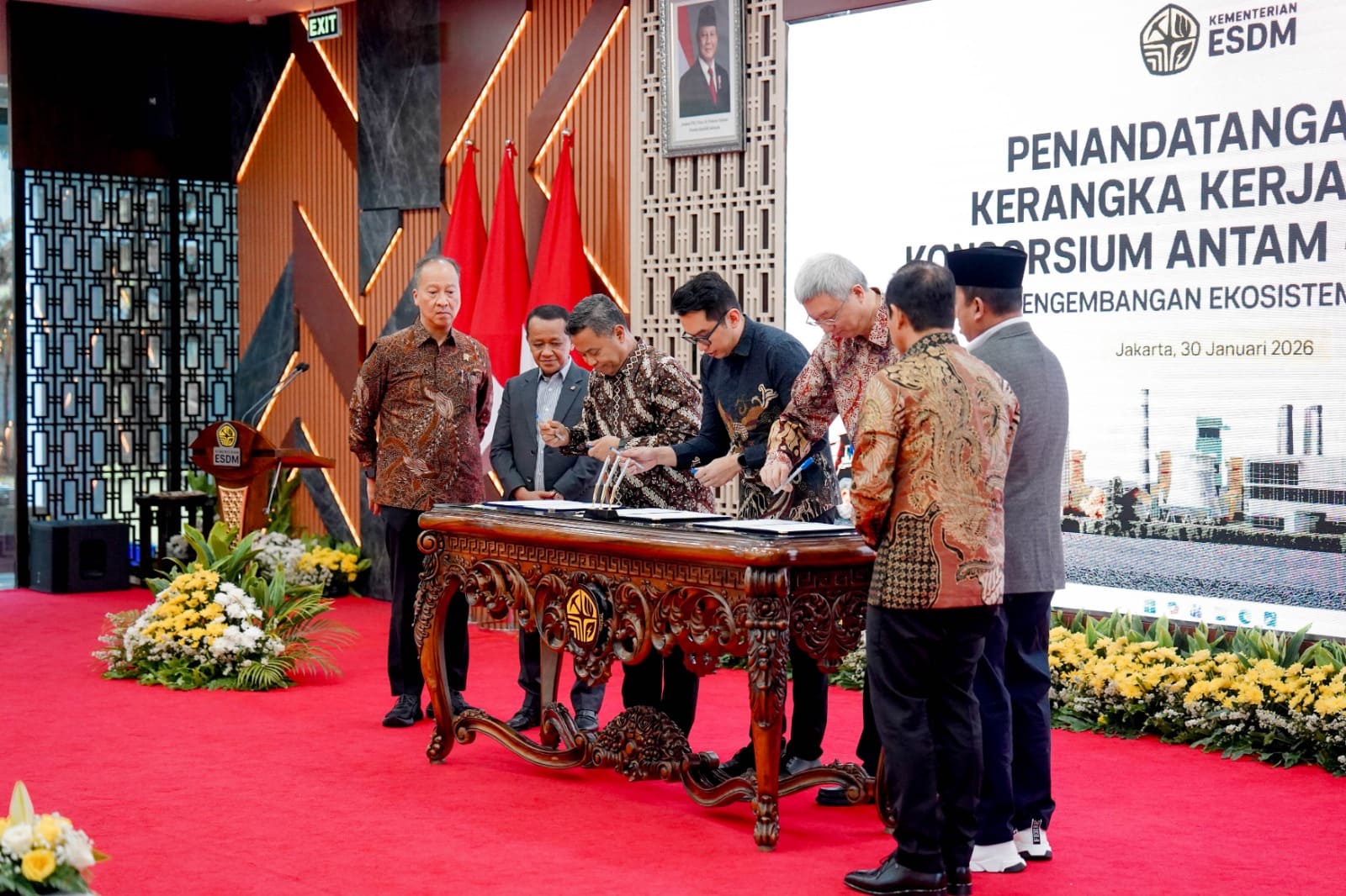 Menteri ESDM pada Penandatanganan Kerangka Kerja Sama Konsorsium ANTAM - IBI - HYD