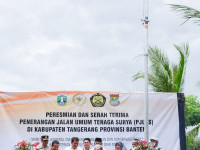 425 Unit PJU-TS Dukung Penerangan Jalanan Banten