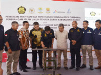 APBN Untuk Rakyat, Menteri ESDM Resmikan  Jargas dan PJU-TS di Cirebon