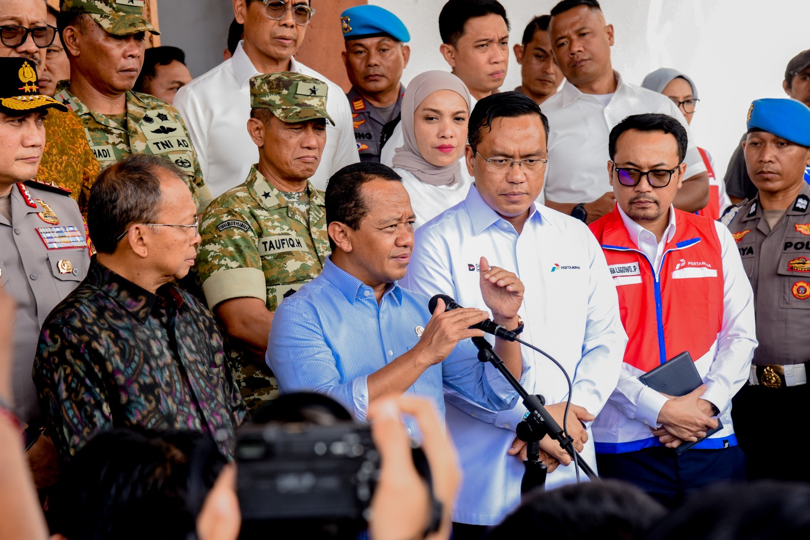 Bahlil Pastikan Stok BBM Nasional Aman, Distribusi ke Daerah Diperkuat