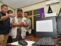 BERITA FOTO: Menteri Jonan Tinjau Pos Pengamat dan Posko Bantuan Gunung Agung