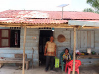 Dapat Lampu Surya Gratis, Warga Desa Tasik Serai Hemat Hingga 700 Ribu Rupiah