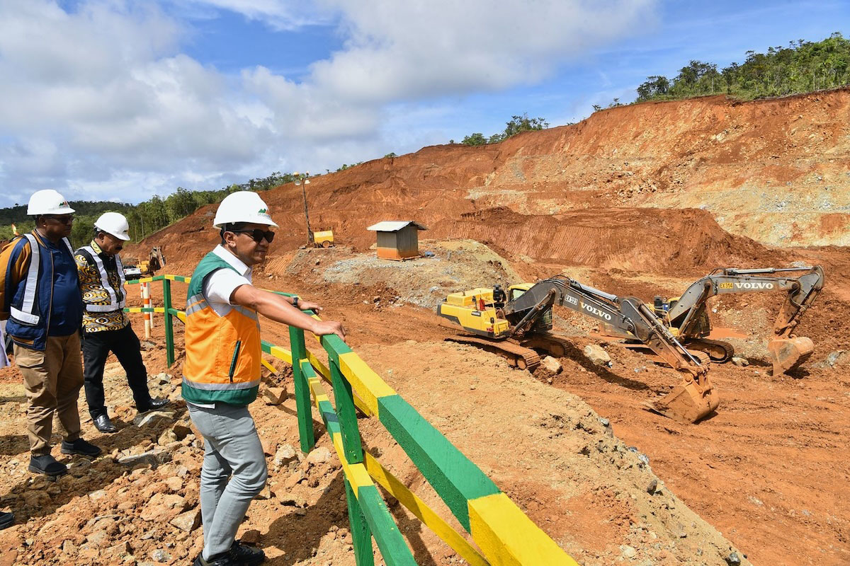 Ditemui Menteri Bahlil, Masyarakat Pulau Gag  Minta Penambangan Nikel Dilanjutkan