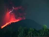 Kepala Badan Geologi: Erupsi Gunung Api Tidak Saling Berhubungan