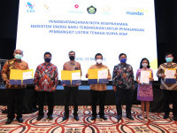 Kerja Sama Setjen DEN, Bank Mandiri, dan PT LEN Dukung Pemanfaatan PLTS Atap di Indonesia
