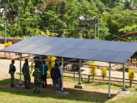 Listrik Energi Surya Terangi 9 Pos Jaga di Perbatasan Papua
