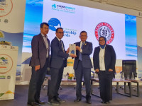 Menteri Arifin Serahkan Penghargaan Manajemen Energi kepada PT Semen Tonasa