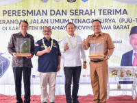 Penerangan Berbasis Energi Bersih Terangi Wilayah Indramayu