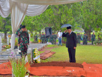 Pimpin Upacara Pemakaman Prof. Dr. Subroto, Menteri ESDM: Seluruh Negeri Turut Merasakan Kehilangan