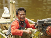Kementerian ESDM Bagikan Konkit Gratis Untuk Nelayan Mataram