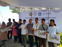 Kementerian ESDM Bagikan Konkit Gratis Untuk Nelayan Mataram