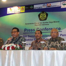 Kementerian ESDM RI - Media Center - News Archives - Dana CSR Industri ...